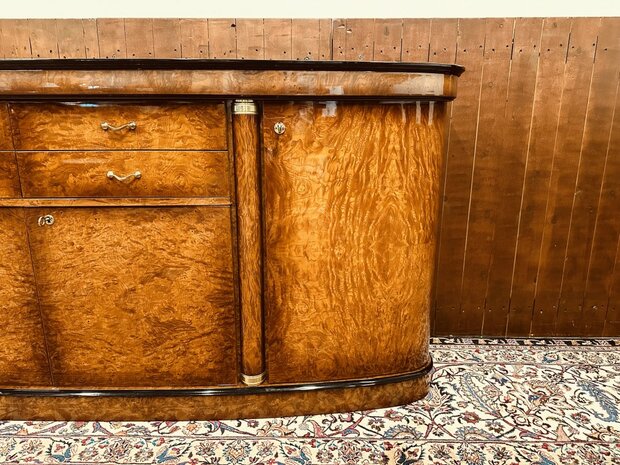 Klassiek-Italiaans-Wortelhout-Dressoir