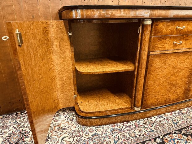 Klassiek-Italiaans-Wortelhout-Dressoir