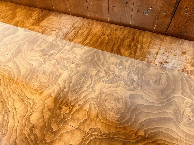 Klassiek-Italiaans-Wortelhout-Dressoir