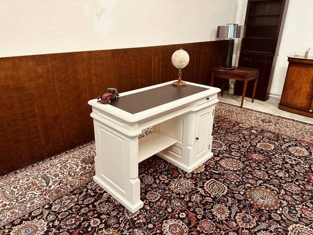 Klassiek-Engels-Wit-Bureau