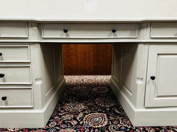 Klassiek-Engels-Grijs-Bureau-Partnerdesk