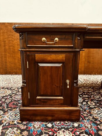 Klassiek-Engels-Bureau-Lederen-Inleg