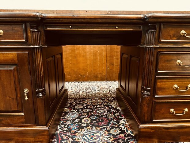 Klassiek-Engels-Bureau-Lederen-Inleg