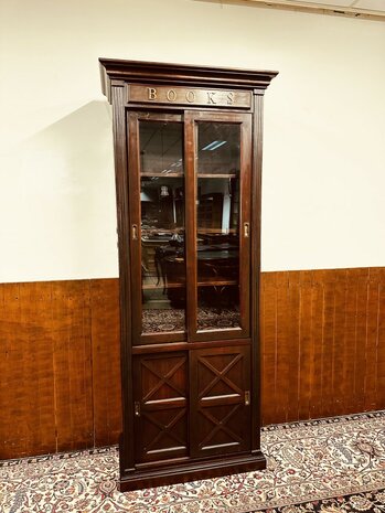 Klassiek-Engels-Antiek-Boekenkast