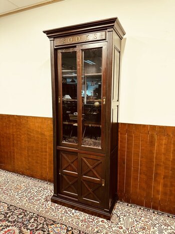 Klassiek-Engels-Antiek-Boekenkast