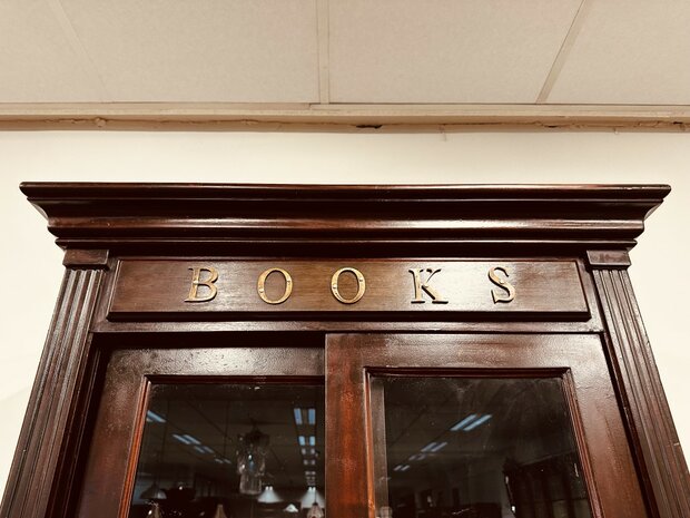 Klassiek-Engels-Antiek-Boekenkast