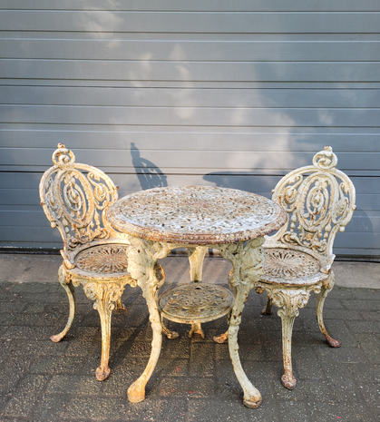 Antieke-gietijzeren-tuinset-bistro-set-tafel-met-2-stoelen-van-gietijzer-2