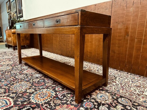 Engels-Eichholtz-Side-table-Dressoir