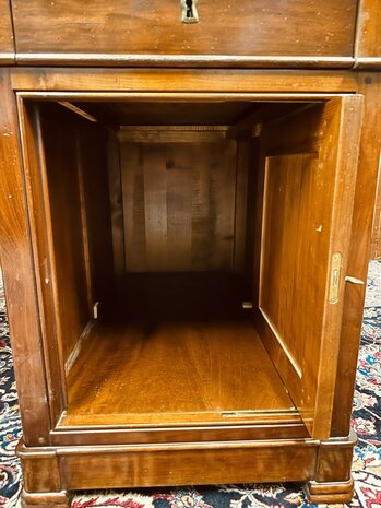 Klassiek-Italiaans-Bureau