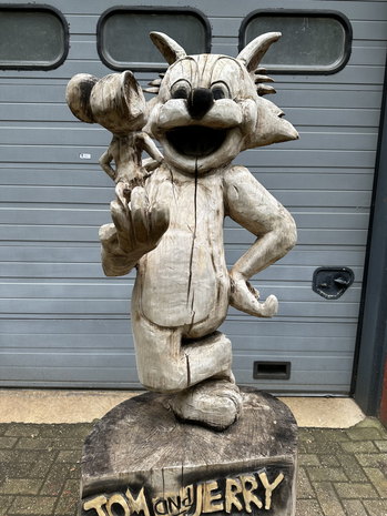 Levensgroot-houten-standbeeld-houtsnijwerk-kunstwerk-van-tom-en-jerry-7