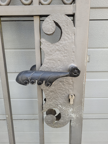 Antieke-smeedijzeren-tuinpoort-looppoort-poort-hekwerk-landelijk-klassiek-7