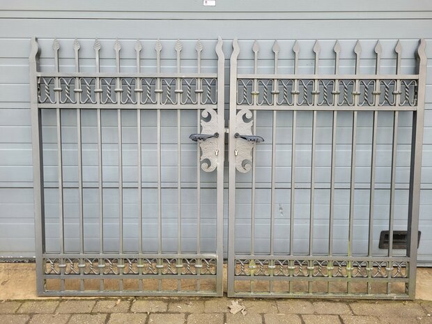 Antieke-smeedijzeren-tuinpoort-looppoort-poort-hekwerk-landelijk-klassiek-10
