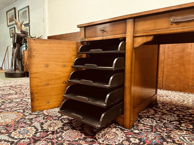 Klassiek-Engels-Bureau-Landkaart