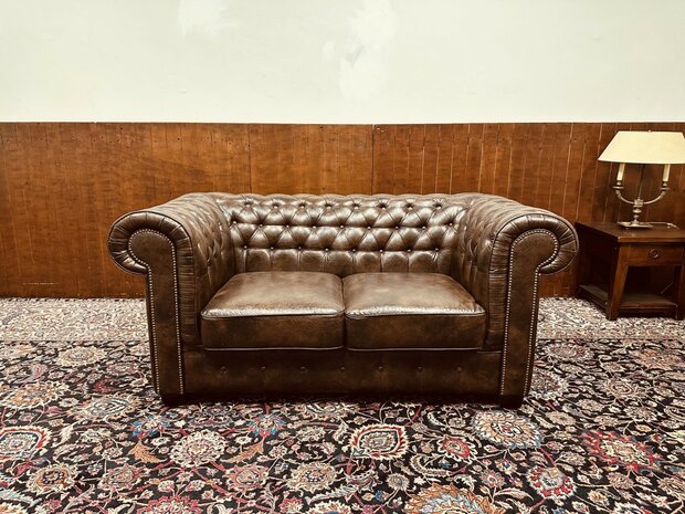 Chesterfield-Tweezits-Bank