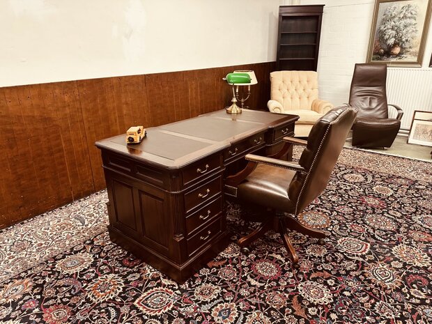 Klassiek-Engels-Bureau