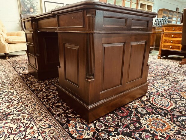Klassiek-Engels-Bureau