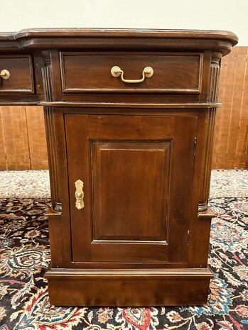 Klassiek-Engels-Bureau