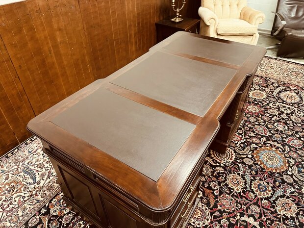 Klassiek-Engels-Bureau
