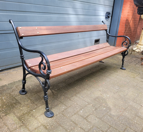Antieke-gietijzeren-tuinbank-parkbank-van-gietijzer-en-hardhout-2