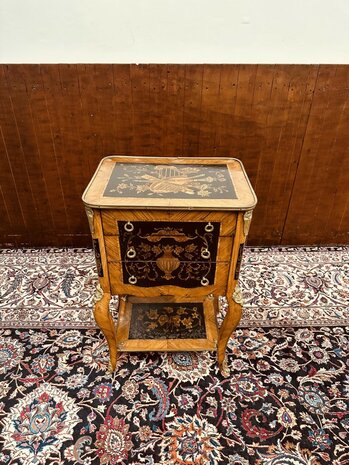 Antieke-Franse-Sidetable