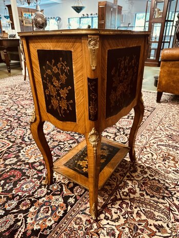 Antieke-Franse-Sidetable