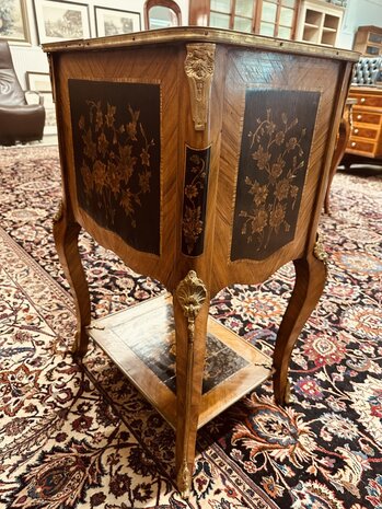 Antieke-Franse-Sidetable