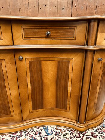 Klassieke-art-nouveau-Dressoir