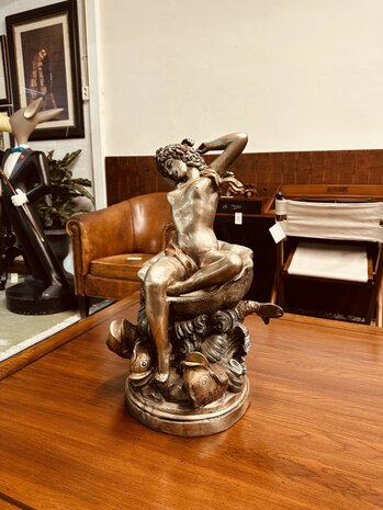 Vrouw-schelp-bronzen-fontein-1