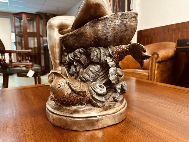 Vrouw-schelp-bronzen-fontein-13
