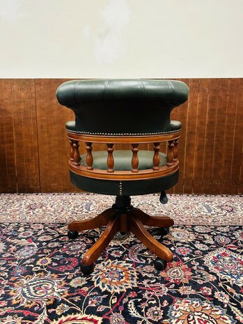 Groene-Engelse-Captain-Chair