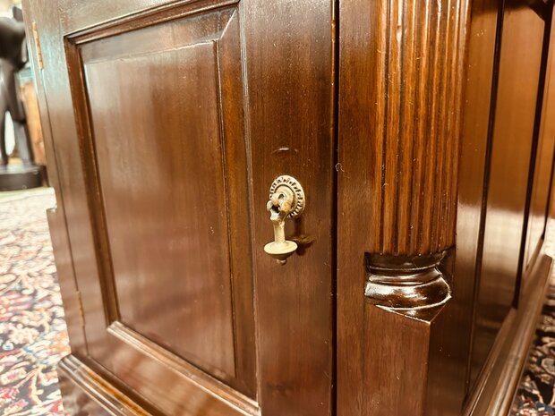 Antiek-Klassiek-Bureau-Partnerdesk