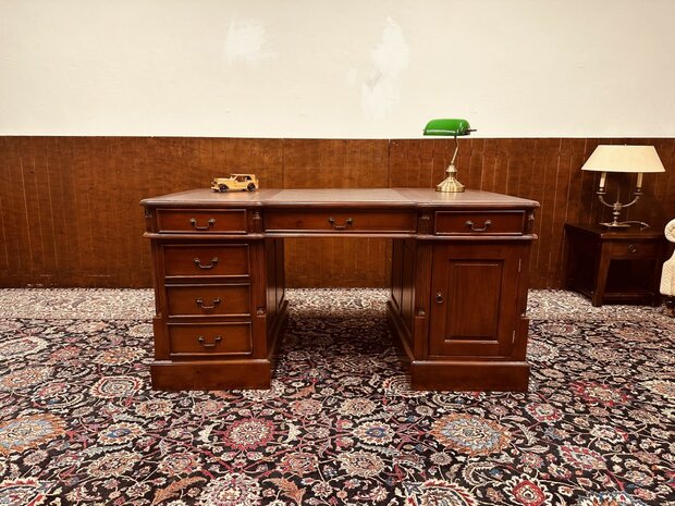 Engels-Bureau-Bruine-Inleg