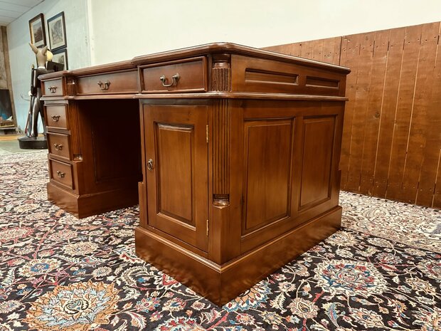 Engels-Bureau-Bruine-Inleg