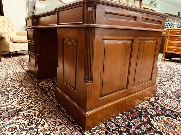 Engels-Bureau-Bruine-Inleg