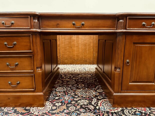 Engels-Bureau-Bruine-Inleg