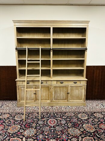 Landelijke-Blank-Eiken-Boekenkast