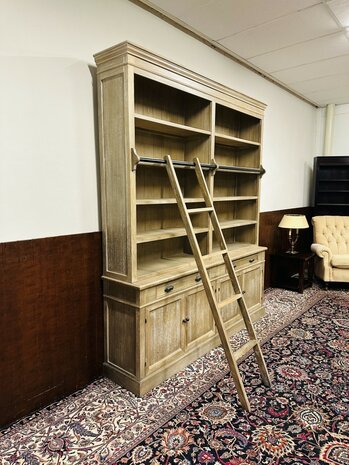 Landelijke-Blank-Eiken-Boekenkast