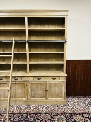 Landelijke-Blank-Eiken-Boekenkast