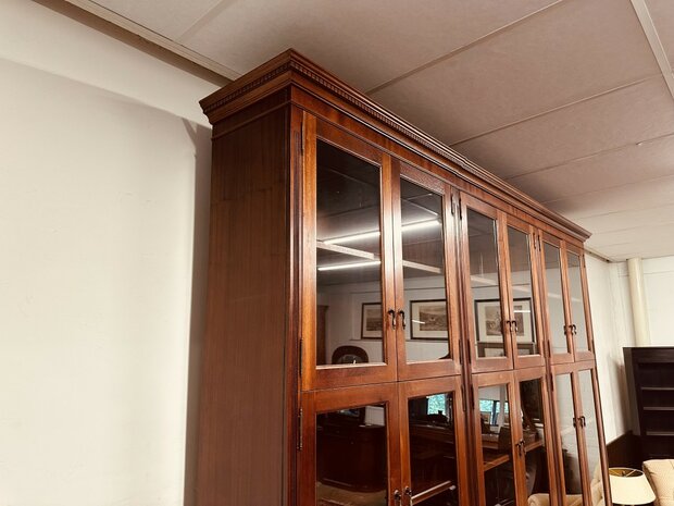 Klassiek-Engelse-Mahonie-Bibliotheekkast