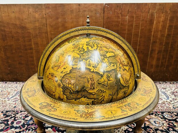 Klassieke-Antieke-Globe