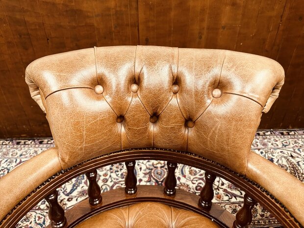 Set-Chesterfield-Engelse-Captain-Chairs