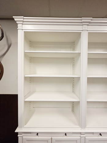 Witte-klassieke-boekenkast-kast-3