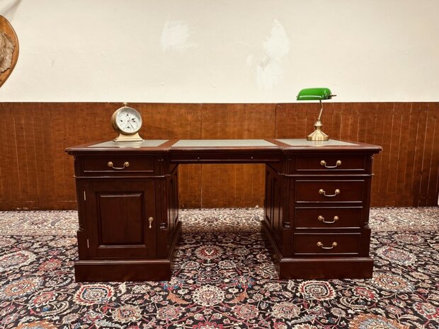 Klassiek-Engels-Bureau-met-Lederen-Inleg