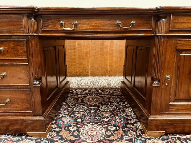 Klassiek-Engels-Chesterfield-Bureau-Partnerdesk