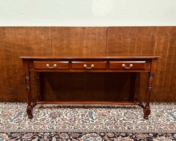 Klassiek-Engelse-Sidetable-Bureau