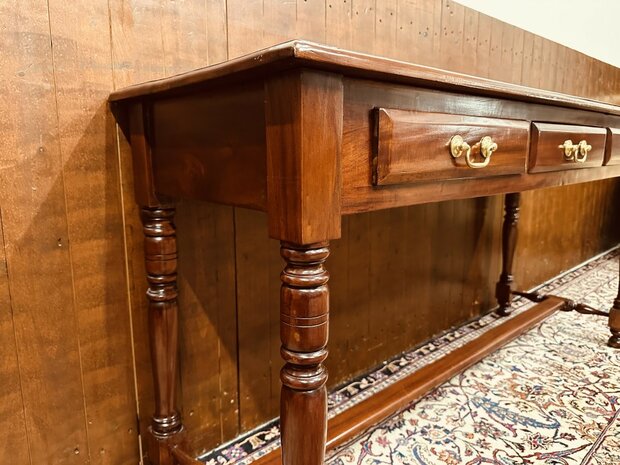 Klassiek-Engelse-Sidetable-Bureau