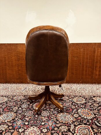 Engelse-Klassieke-Chesterfield-Bureaustoel
