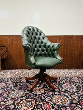 Klassiek-Engels-Chesterfield-Bureaustoel-Director-Chair-Groen-Leder