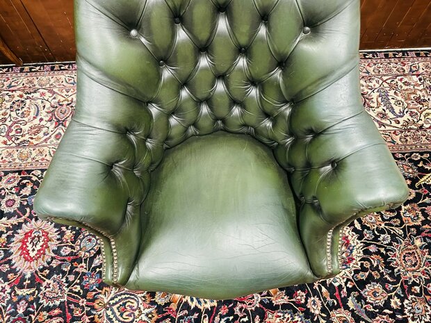 Klassiek-Engels-Chesterfield-Bureaustoel-Director-Chair-Groen-Leder