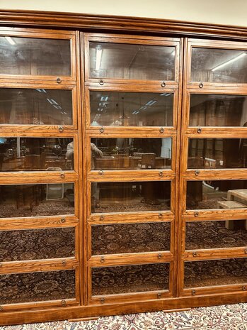 Grote-Klassiek-Engels-Engelse-Antiek-Antieke-Boekenkast-Bibliotheekkast